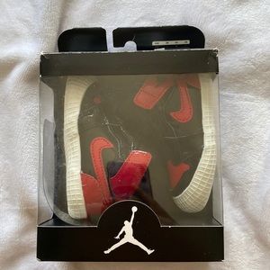 Jordan 1 crib bootie